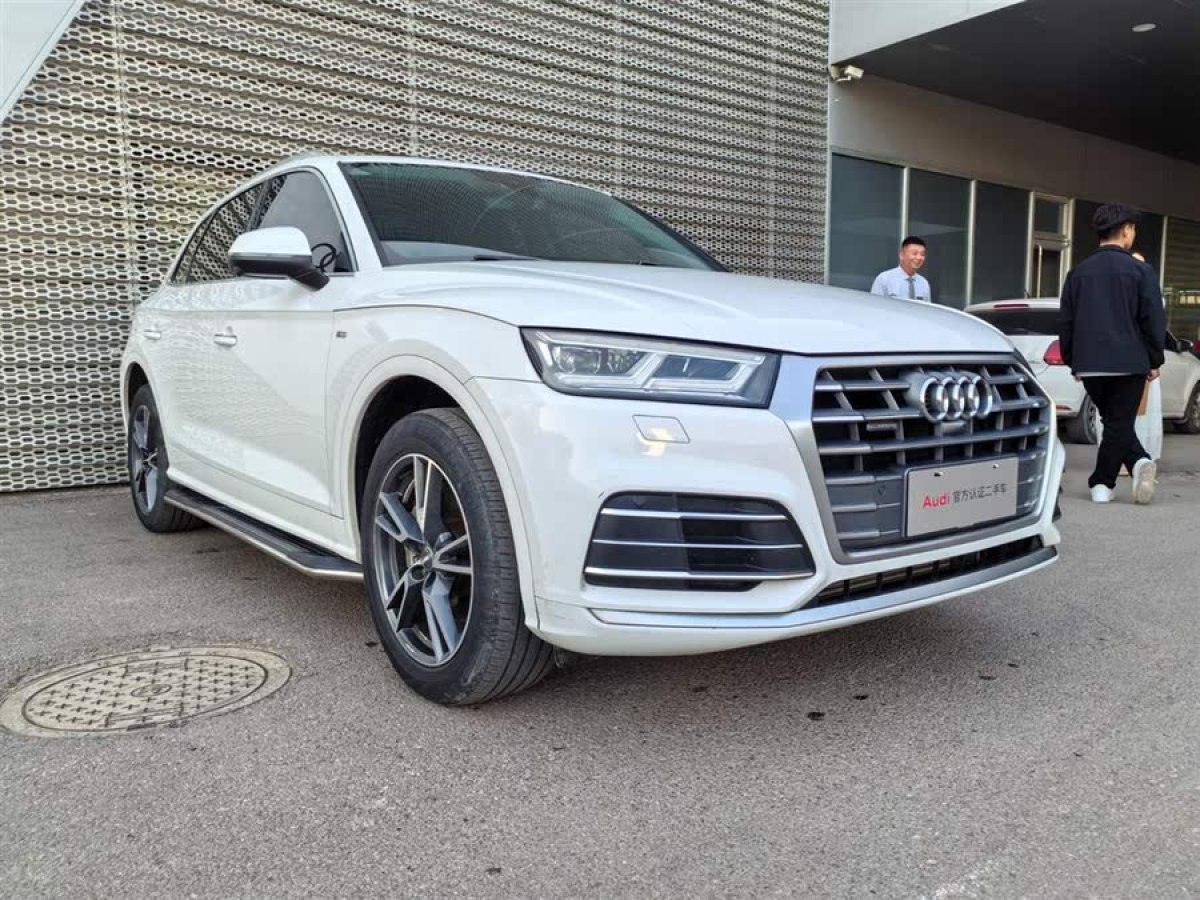 奧迪 奧迪Q5L  2020款 改款 40 TFSI 榮享時尚型圖片