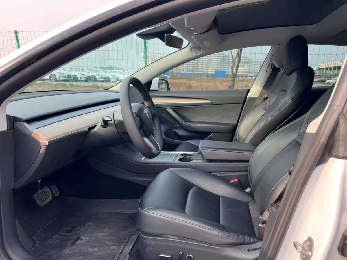 特斯拉 Model S  2023款 三電機全輪驅(qū)動 Plaid版圖片