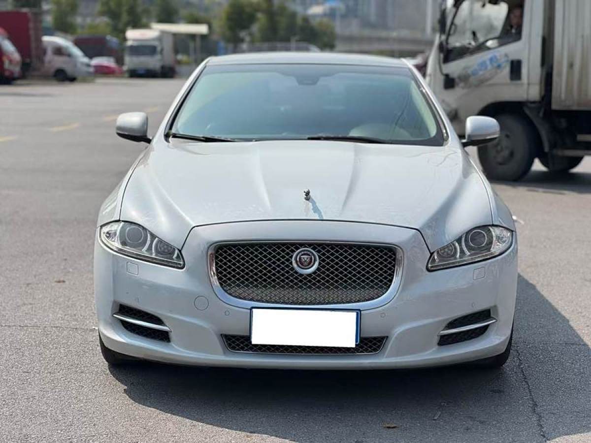 捷豹 XJ  2015款 XJL 2.0T 兩驅(qū)典雅商務版圖片