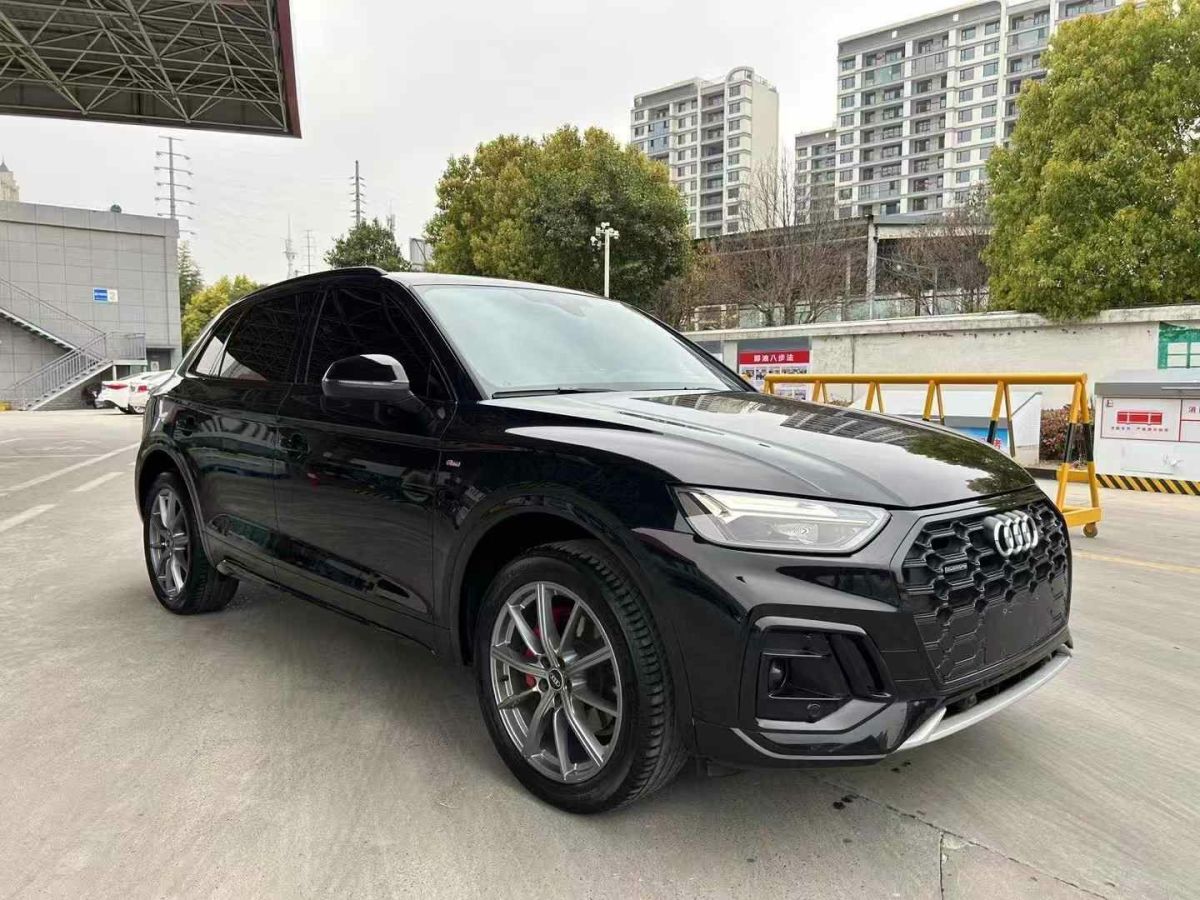 奧迪 奧迪Q3  2022款 40 TFSI RS套件燃速型圖片
