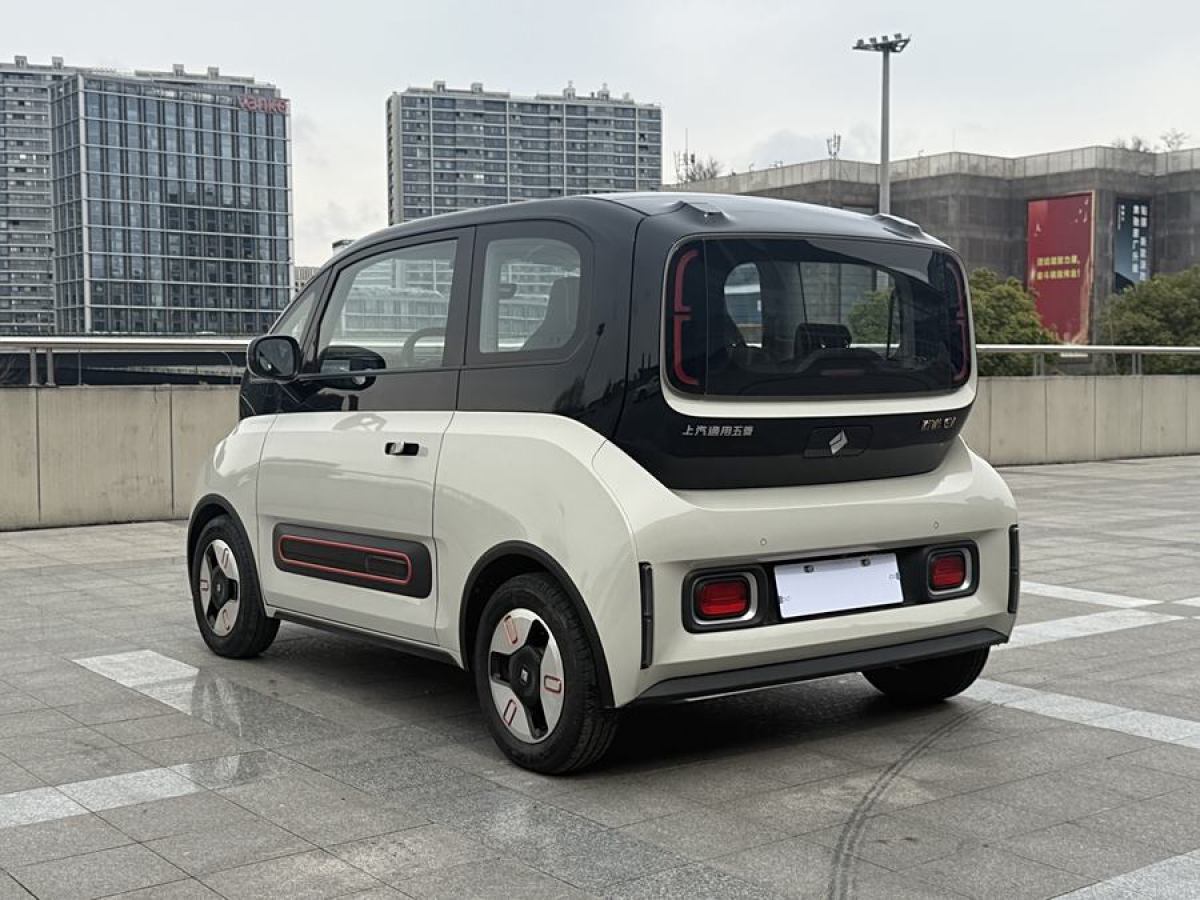 寶駿 寶駿KiWi EV  2022款 藝術(shù)家輕享版 三元鋰圖片