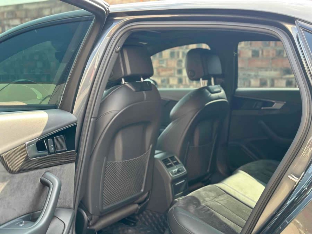 奧迪 奧迪A4L  2022款 45 TFSI quattro 臻選動感型圖片