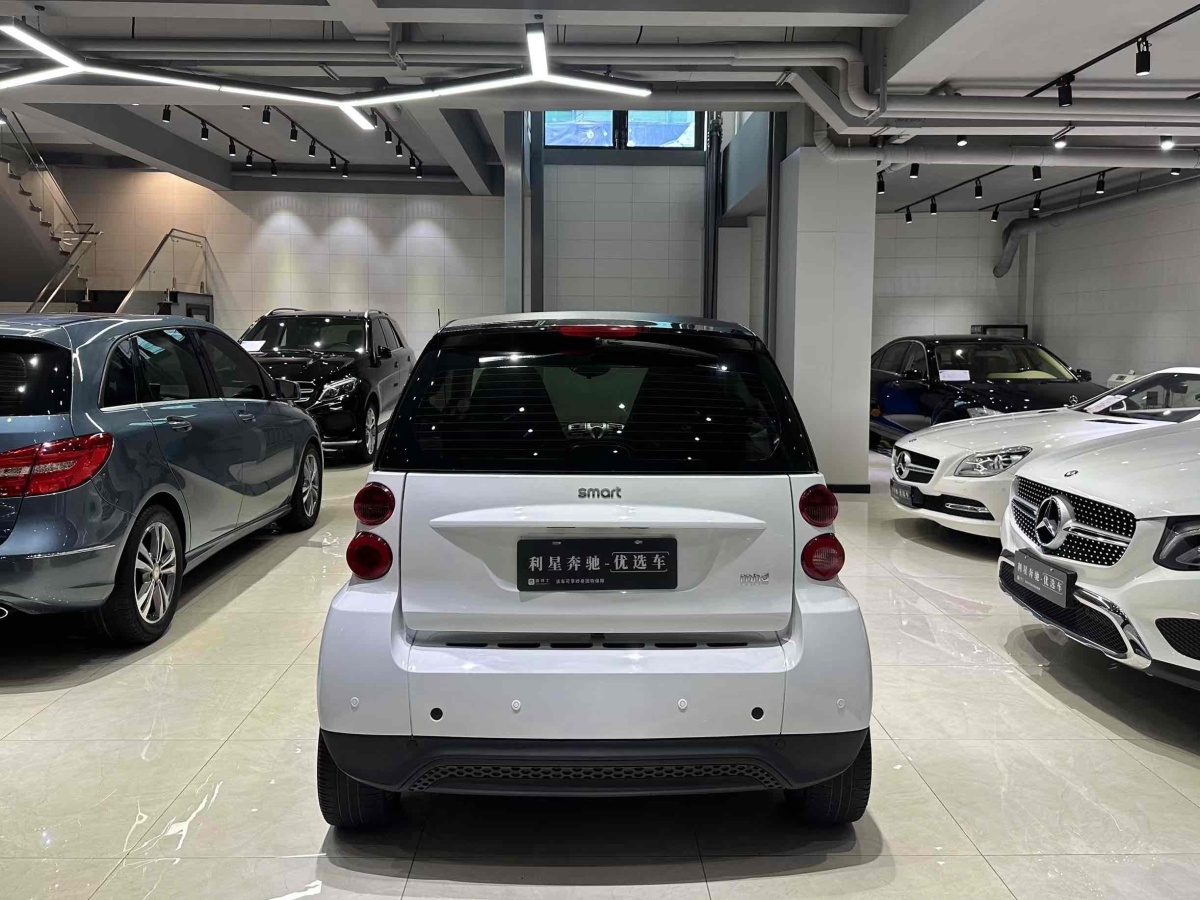 smart fortwo  2012款 1.0 MHD 硬頂標(biāo)準(zhǔn)版圖片