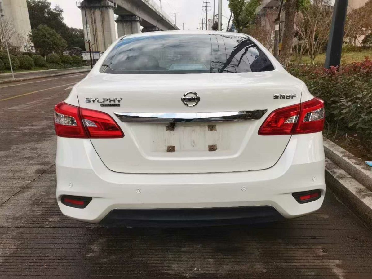 日產(chǎn) 軒逸  2021款 1.6L XL CVT暗夜版圖片