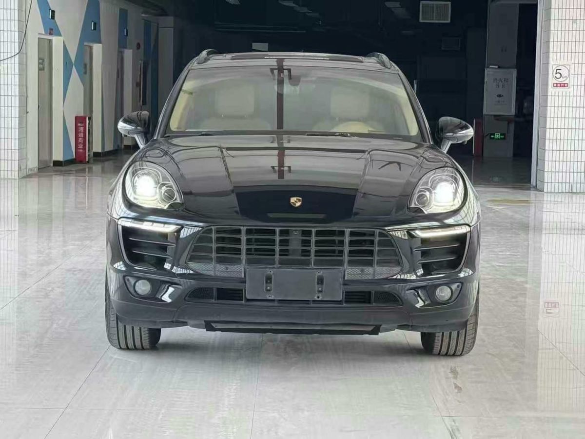 保時(shí)捷 Macan 圖片