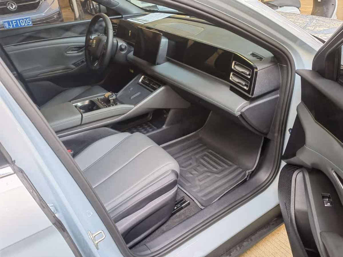 比亞迪 秦L  2024款 DM-i 80KM領(lǐng)先型圖片