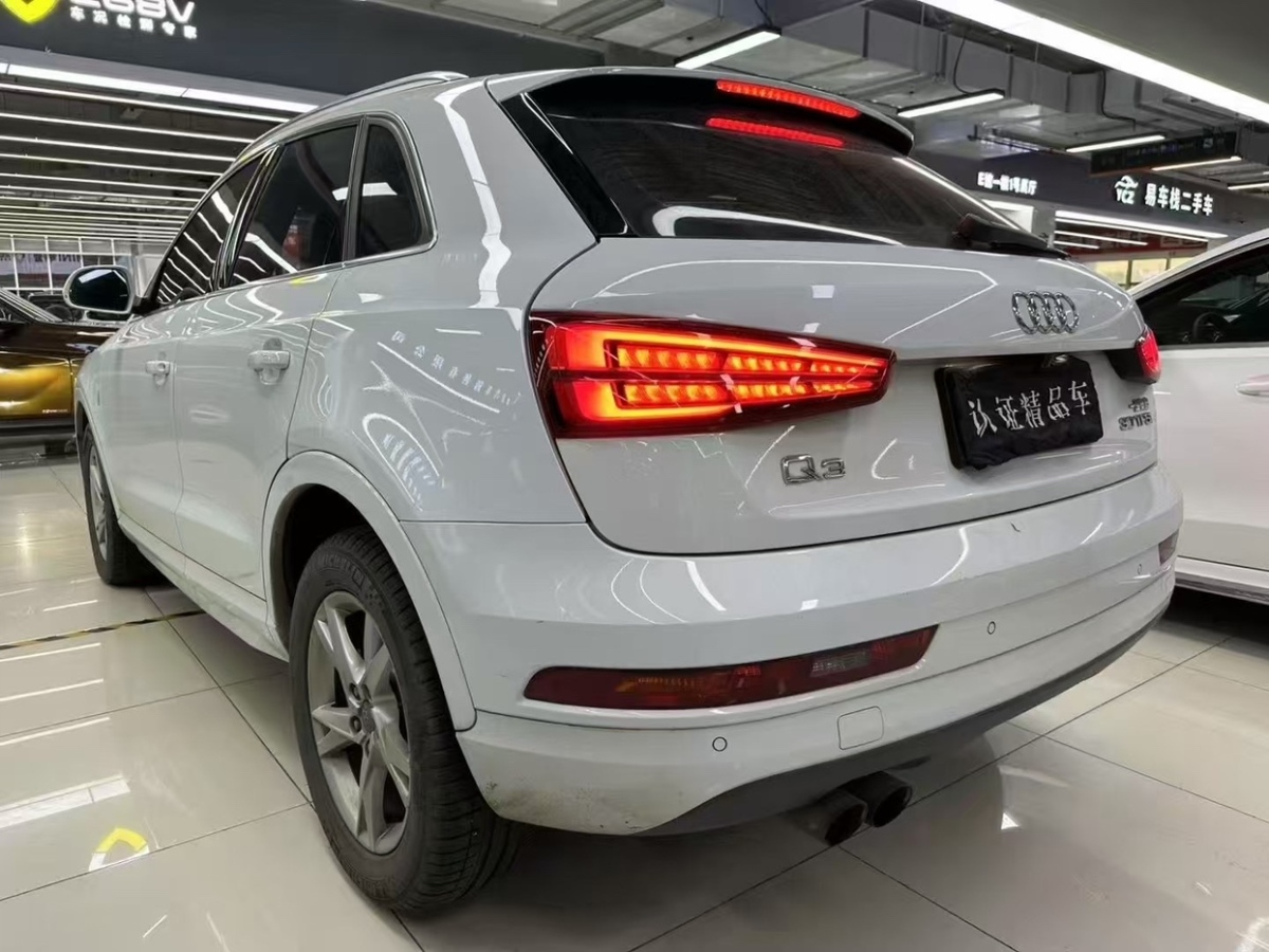 奧迪 奧迪Q3  2018款 30周年年型 30 TFSI 時(shí)尚型圖片