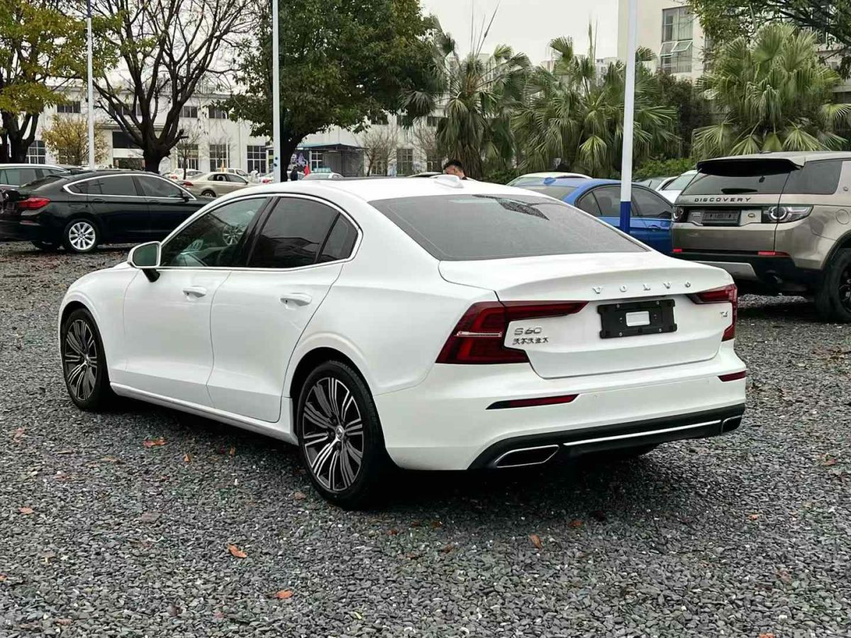 沃爾沃 S60L  2021款 T4 智遠(yuǎn)豪華版圖片