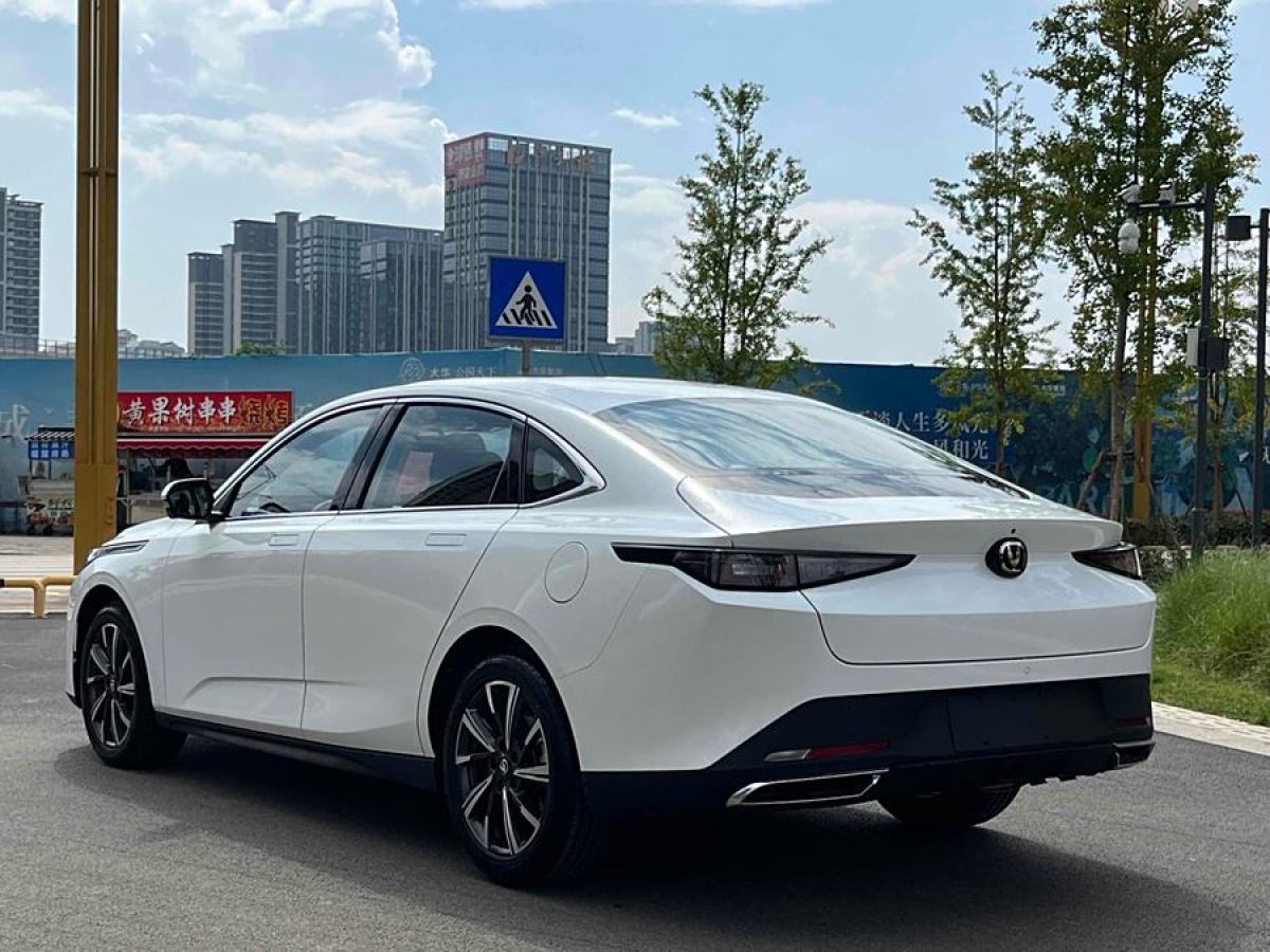 長(zhǎng)安 長(zhǎng)安UNI-V  2023款 1.5T 尊享型圖片