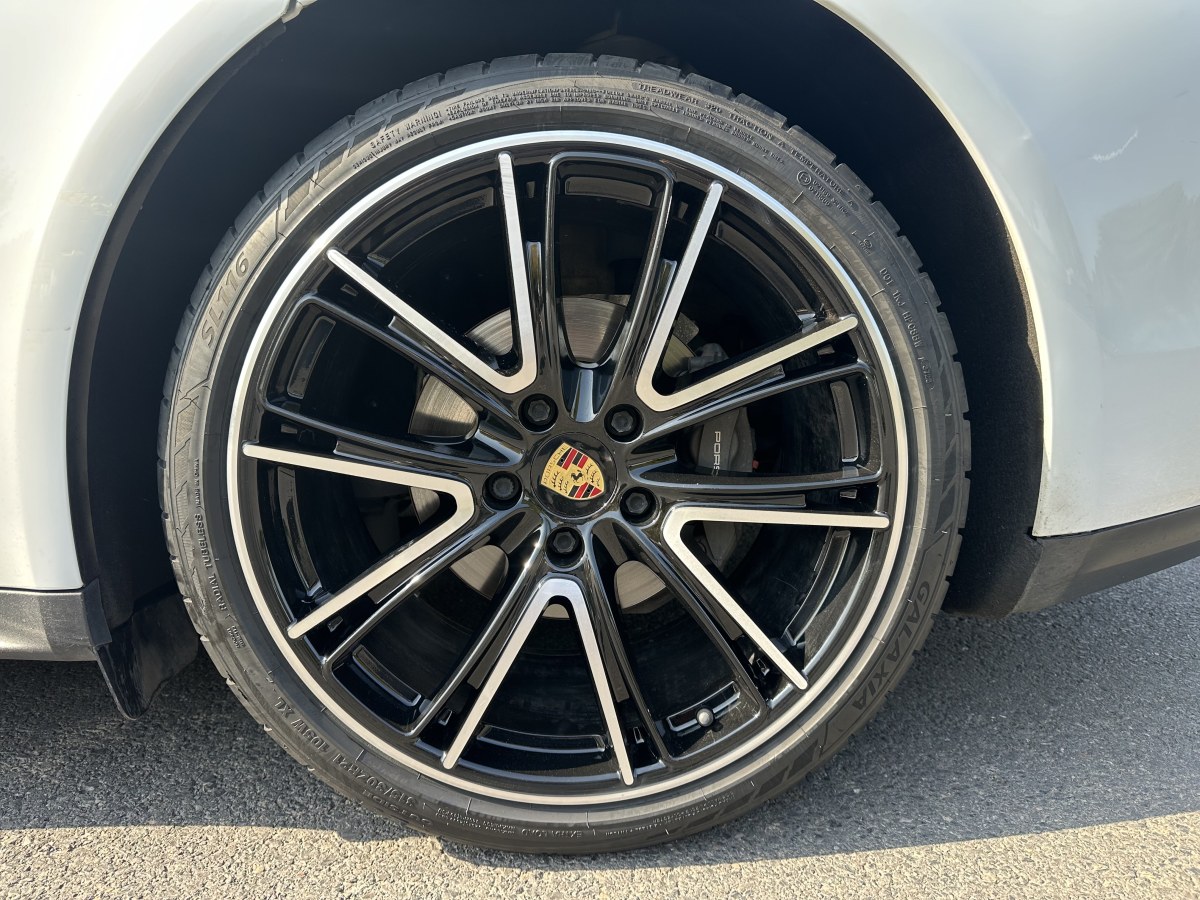 保時(shí)捷 Panamera  2019款 Panamera 十周年紀(jì)念版 2.9T圖片