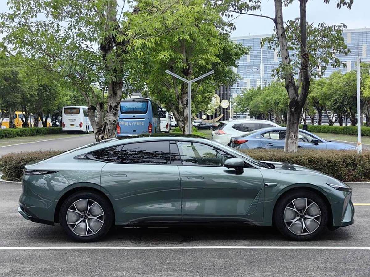 智己 智己LS7  2023款 77kWh Pure后驅(qū)版圖片