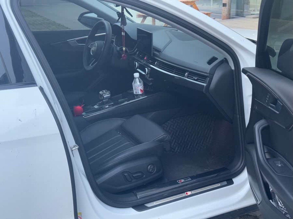 奧迪 奧迪A4L  2020款 40 TFSI 豪華動(dòng)感型圖片