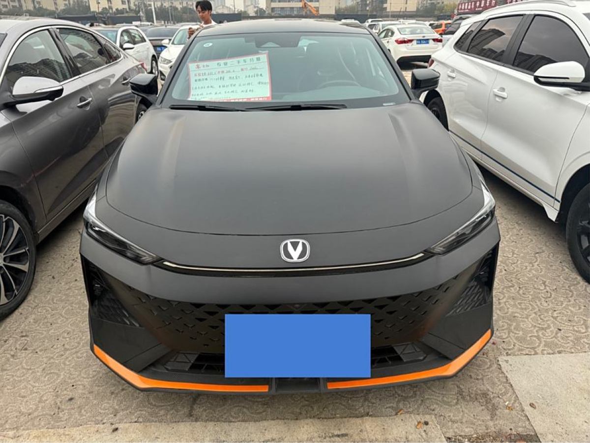 長(zhǎng)安 長(zhǎng)安UNI-V  2024款 1.5T 尊貴運(yùn)動(dòng)型圖片