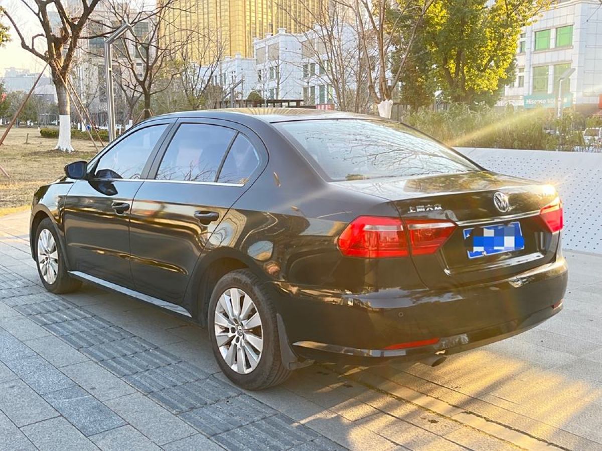 大眾 朗逸  2013款 改款經(jīng)典 1.6L 自動舒適版圖片