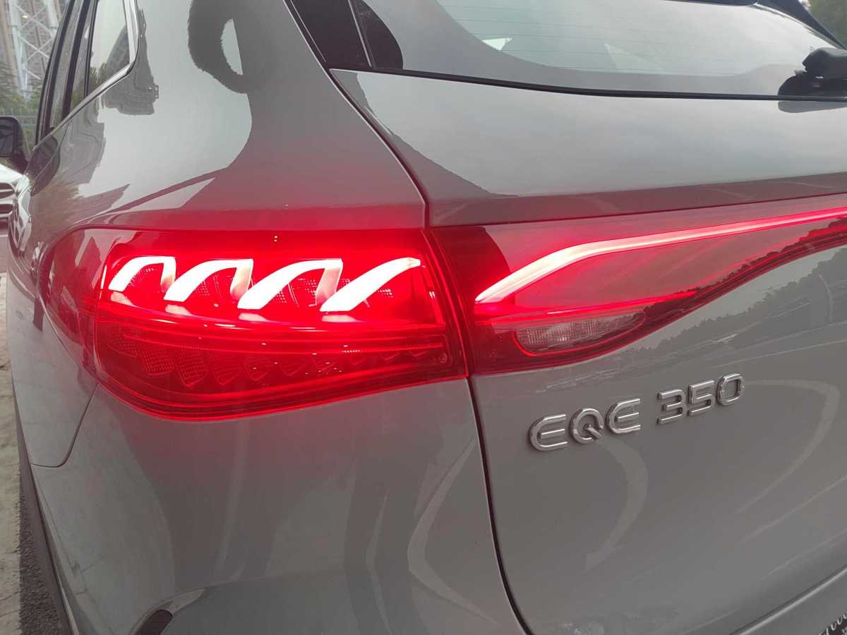 2023年7月奔馳 奔馳EQE SUV  2023款 350 4MATIC 先鋒版