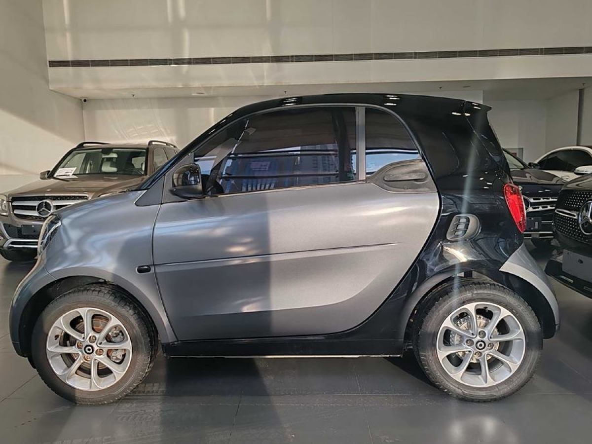 smart fortwo  2018款 1.0L 52千瓦硬頂靈動(dòng)版圖片