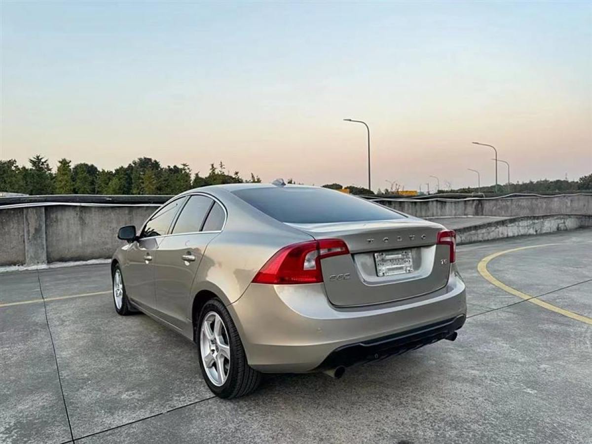 沃爾沃 S60  2011款 2.0T 智尚版圖片