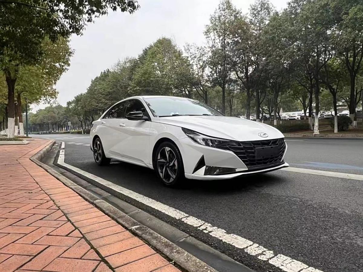 現(xiàn)代 伊蘭特  2021款 1.5L LUX尊貴版圖片