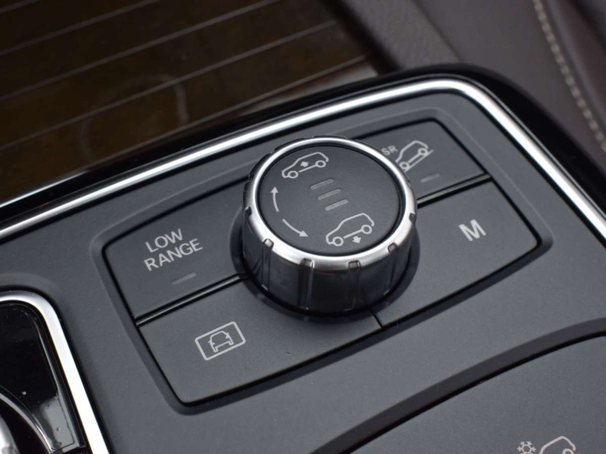 奔驰 奔驰GLS  2019款 GLS 400 4MATIC动感型臻藏版图片