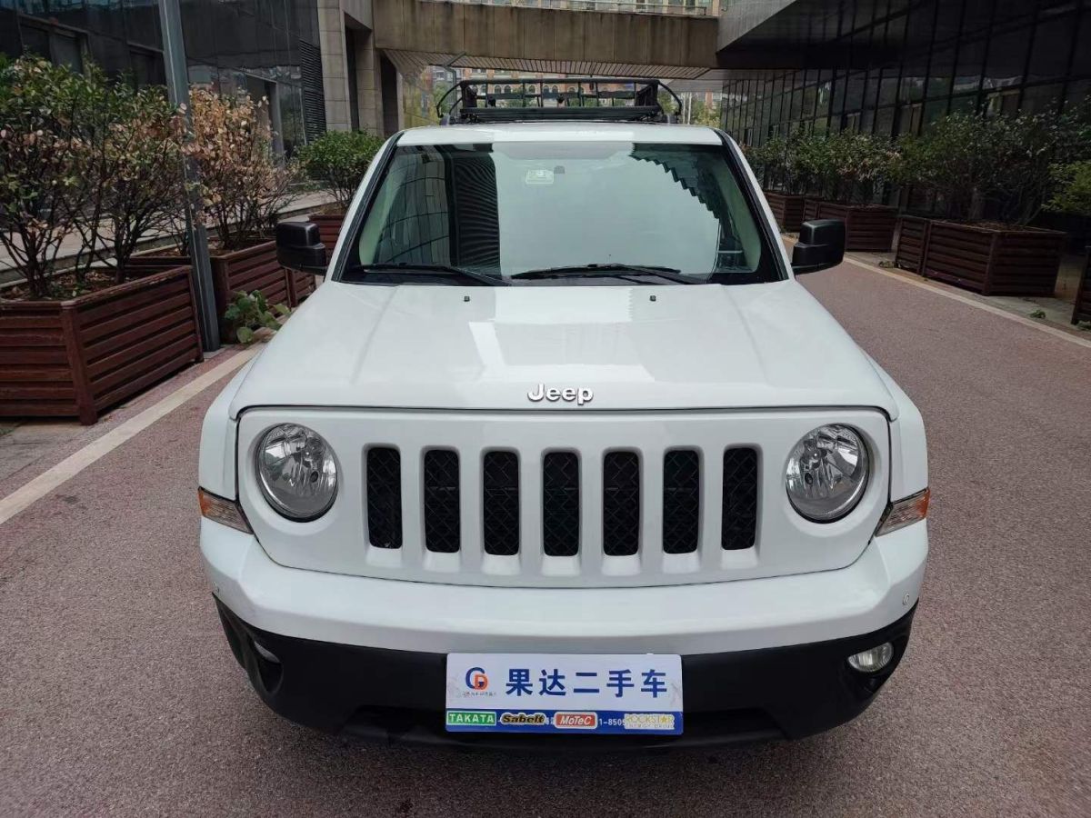 jeep 自由客 圖片