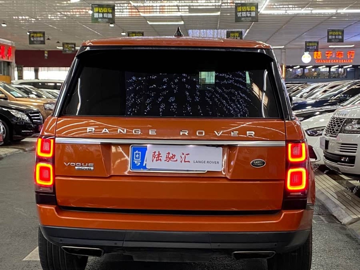 路虎 攬勝  2018款 3.0 V6 SC Vogue 傳世加長(zhǎng)版圖片