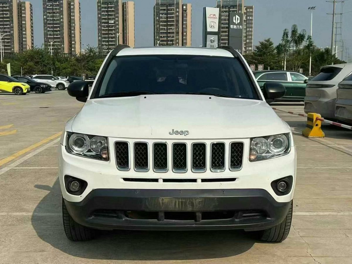 Jeep 指南者  2015款 2.0L 兩驅(qū)豪華版圖片