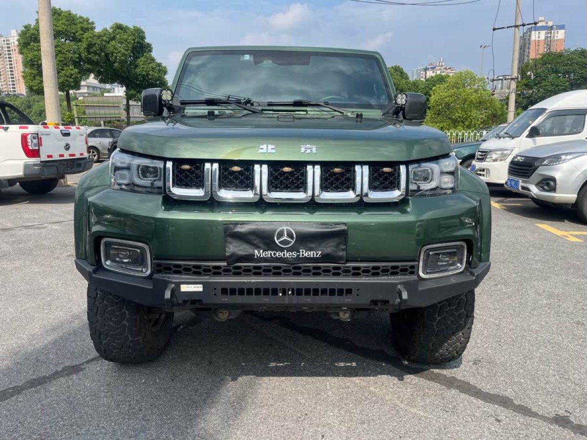 北京 BJ40  2020款 2.0T 自動(dòng)四驅(qū)城市獵人版至尊型圖片