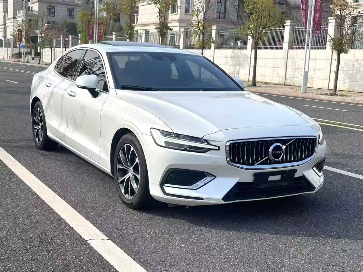 沃爾沃 S60L  2022款 B3 智行豪華版圖片