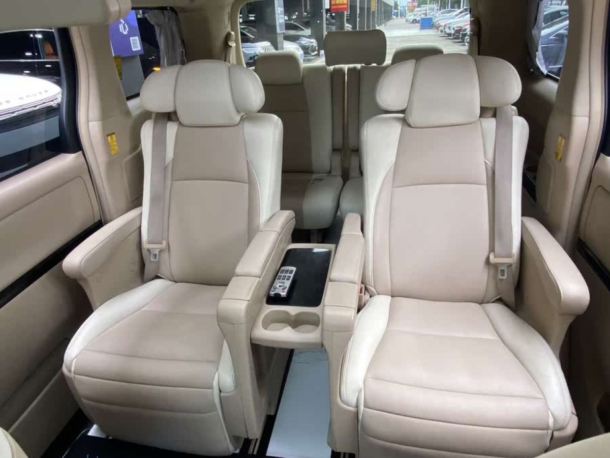 豐田 埃爾法  2012款 3.5L 尊貴版圖片