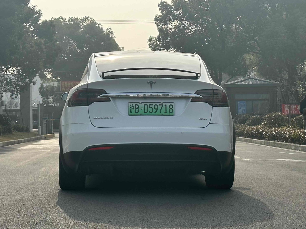 特斯拉 Model X  2016款 Model X 90D圖片