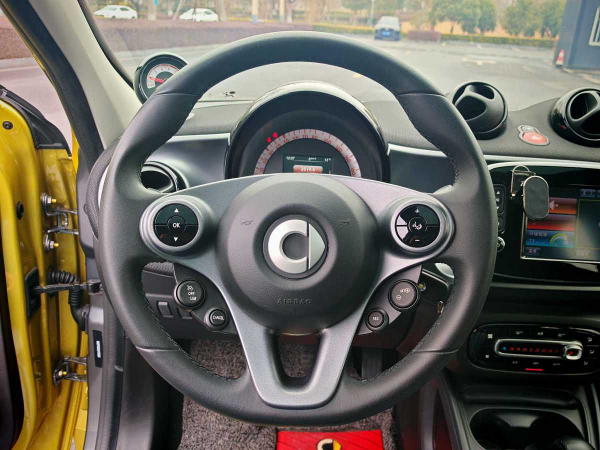 smart forfour  2018款 0.9T 66千瓦先鋒版圖片