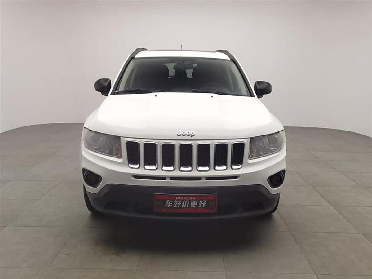 Jeep 指南者  2013款 2.0L 兩驅(qū)運(yùn)動(dòng)版圖片