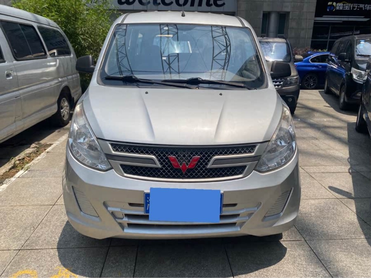 五菱 五菱榮光V  2019款 1.5L實(shí)用型國VI LAR圖片