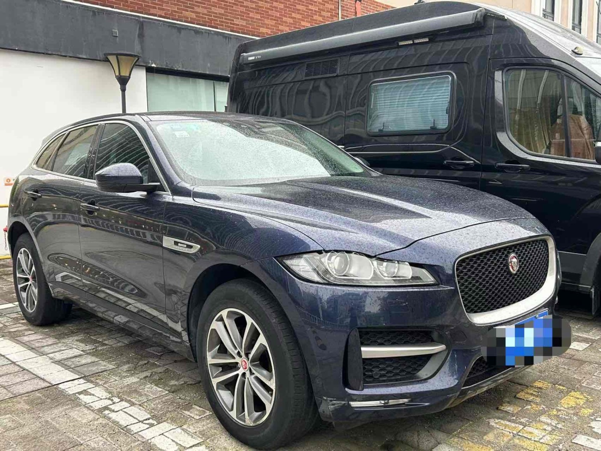 捷豹 F-PACE  2016款 2.0T 兩驅(qū)R-Sport運(yùn)動版圖片