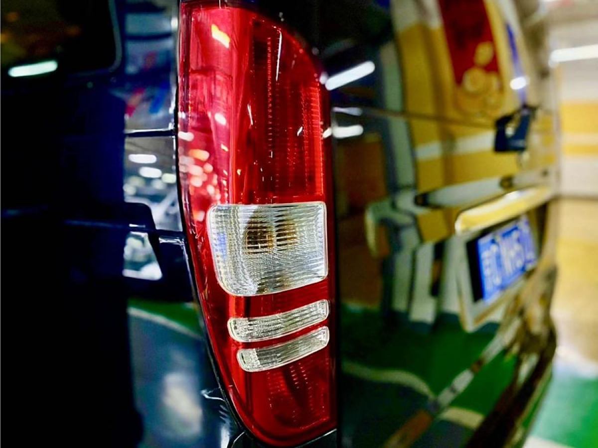 奔驰 唯雅诺  2013款 3.0L 舒适版图片