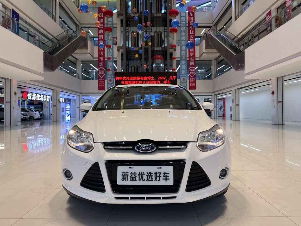 福特 福克斯  2012款 三廂 2.0L 自動(dòng)旗艦型圖片