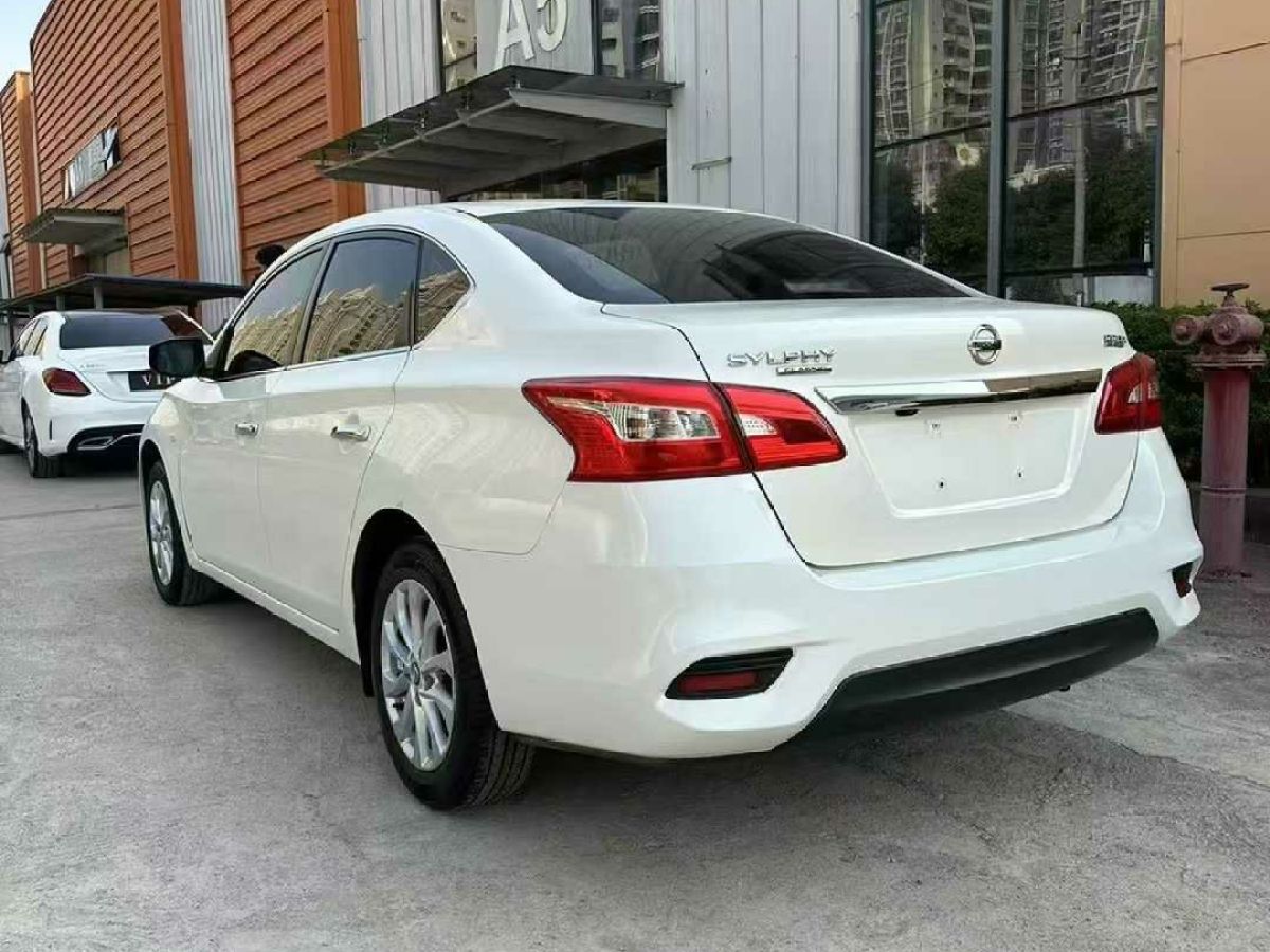 日產(chǎn) 軒逸  2021款 1.6L XL CVT暗夜版圖片