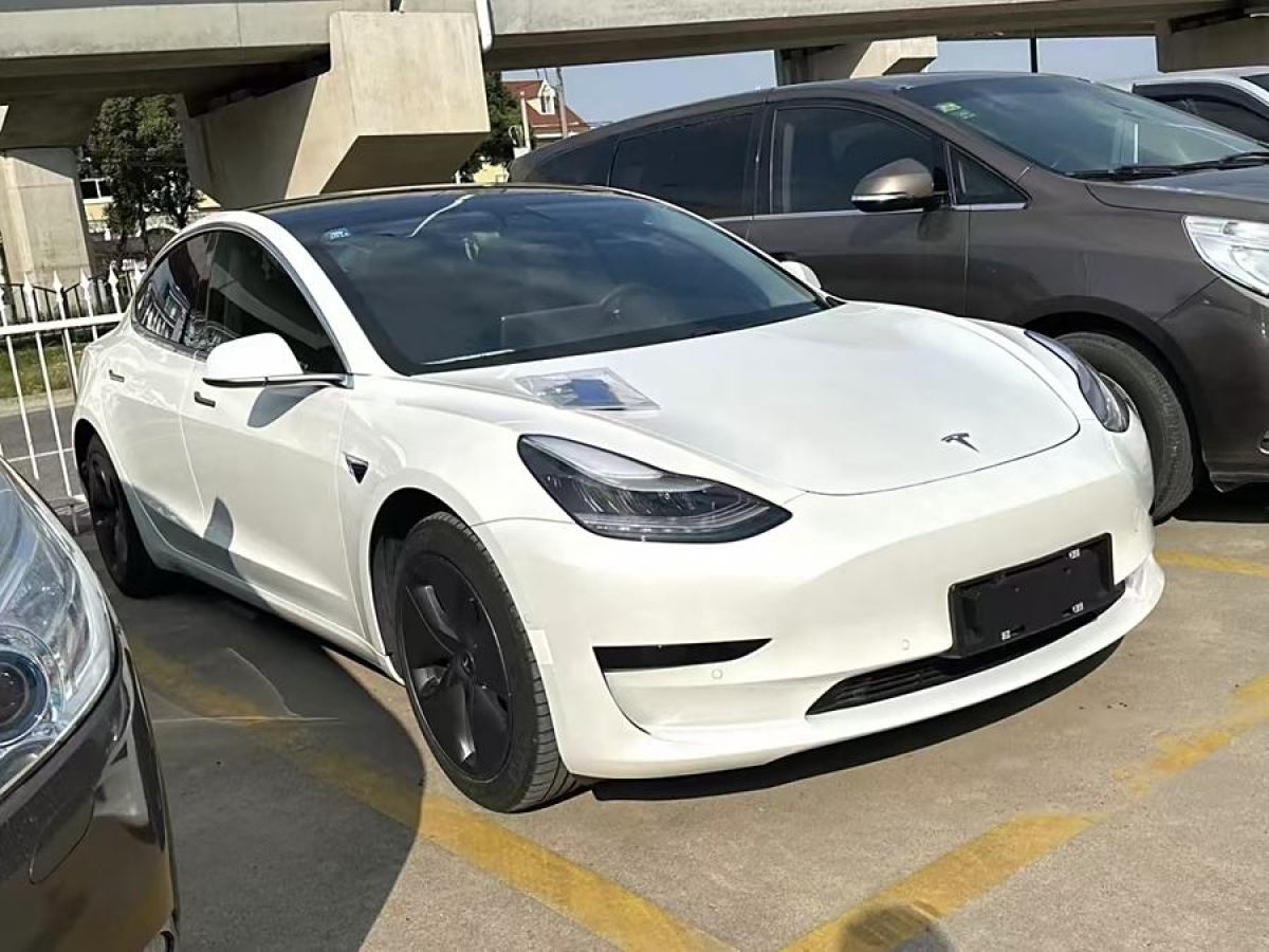 特斯拉 Model 3  2020款 改款 標(biāo)準(zhǔn)續(xù)航后驅(qū)升級(jí)版圖片