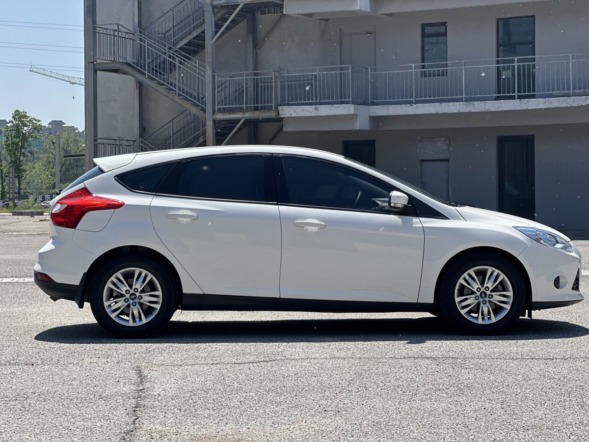 福特 ?？怂? 2012款 兩廂 1.6L 自動(dòng)風(fēng)尚型圖片