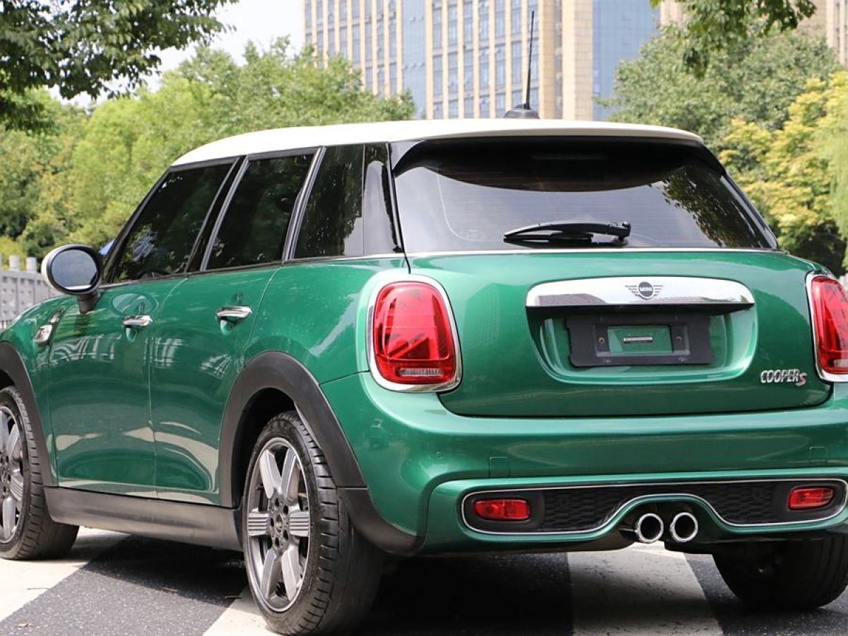 MINI MINI  2019款 2.0T COOPER S 60周年紀(jì)念版 五門版圖片