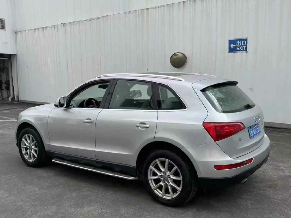 2013年4月奧迪 奧迪Q5  2013款 Q5 3.0TFSI 45TFSI Quattro 運(yùn)動(dòng)型