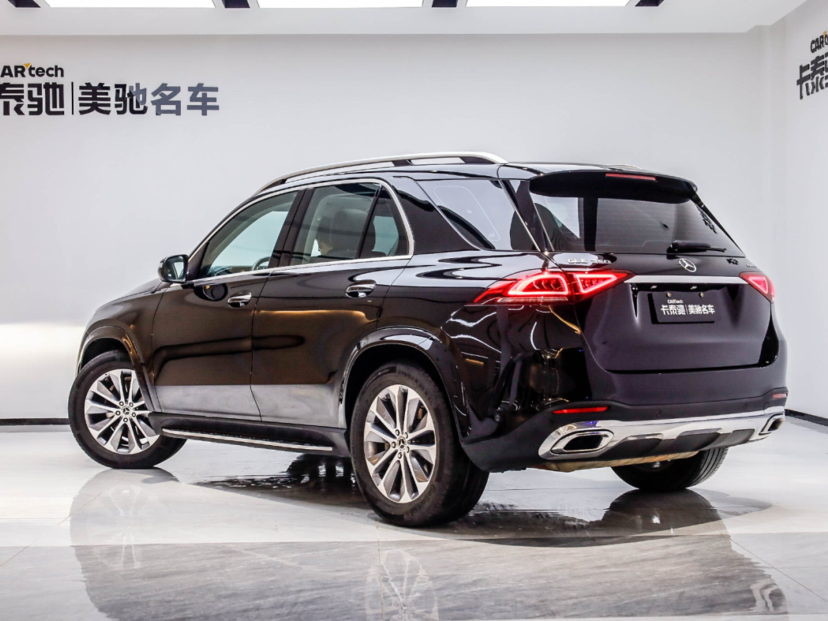 奔馳GLE級(jí) 2022款 改款 GLE 350 4MATIC 時(shí)尚型圖片