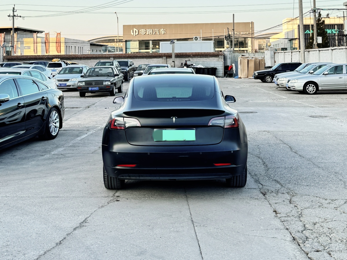 特斯拉 Model Y  2020款 改款 標(biāo)準(zhǔn)續(xù)航后驅(qū)升級(jí)版圖片