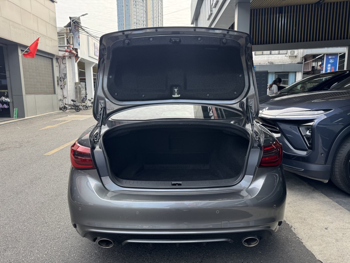 英菲尼迪 Q50L  2021款 2.0T 進(jìn)享運(yùn)動(dòng)版圖片