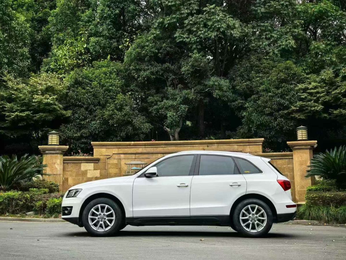 奧迪 奧迪Q5  2013款 Q5 3.0TFSI 45TFSI Quattro 運(yùn)動(dòng)型圖片