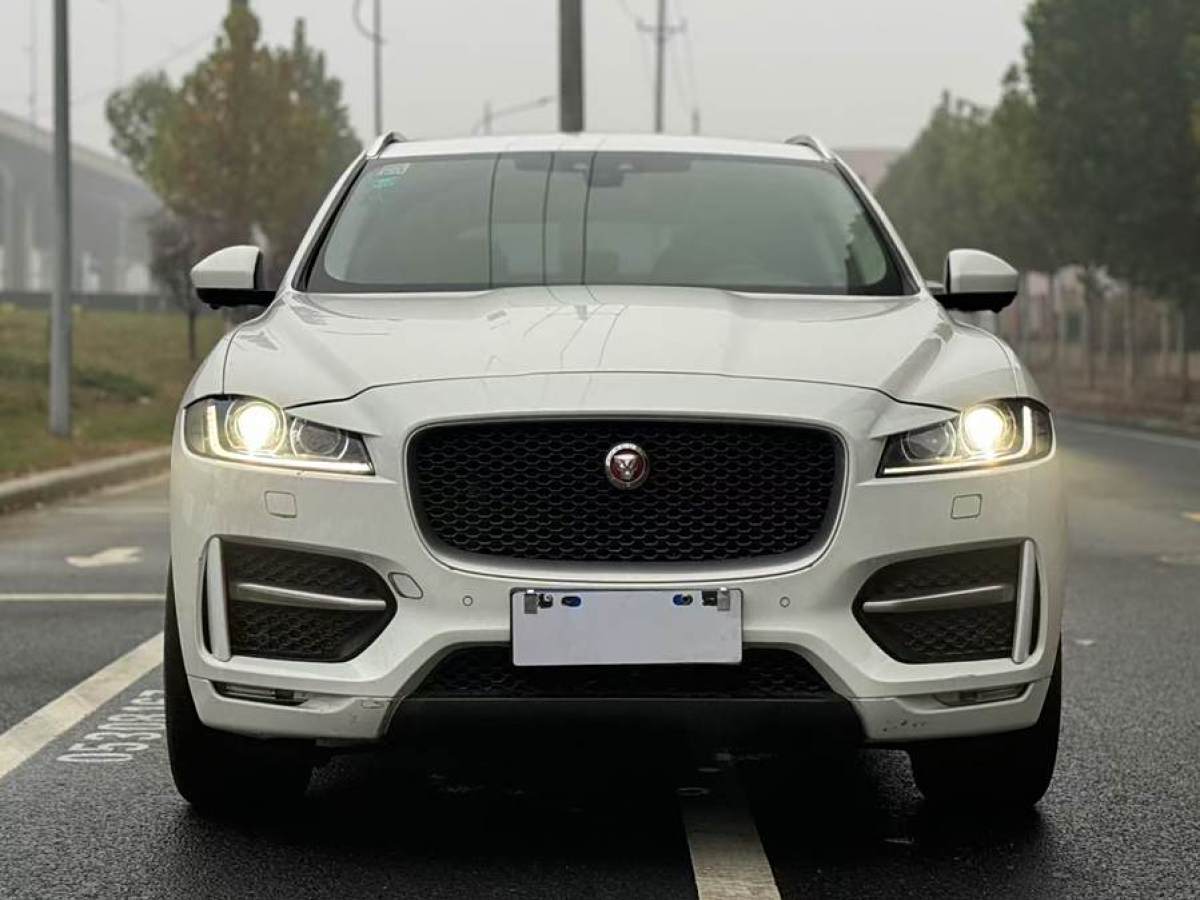 捷豹 F-PACE  2016款 2.0T 兩驅(qū)R-Sport運動版圖片