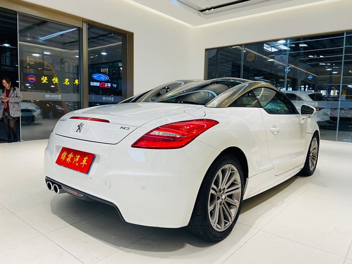 標(biāo)致 RCZ  2014款 1.6T 豪華版淺色風(fēng)格圖片