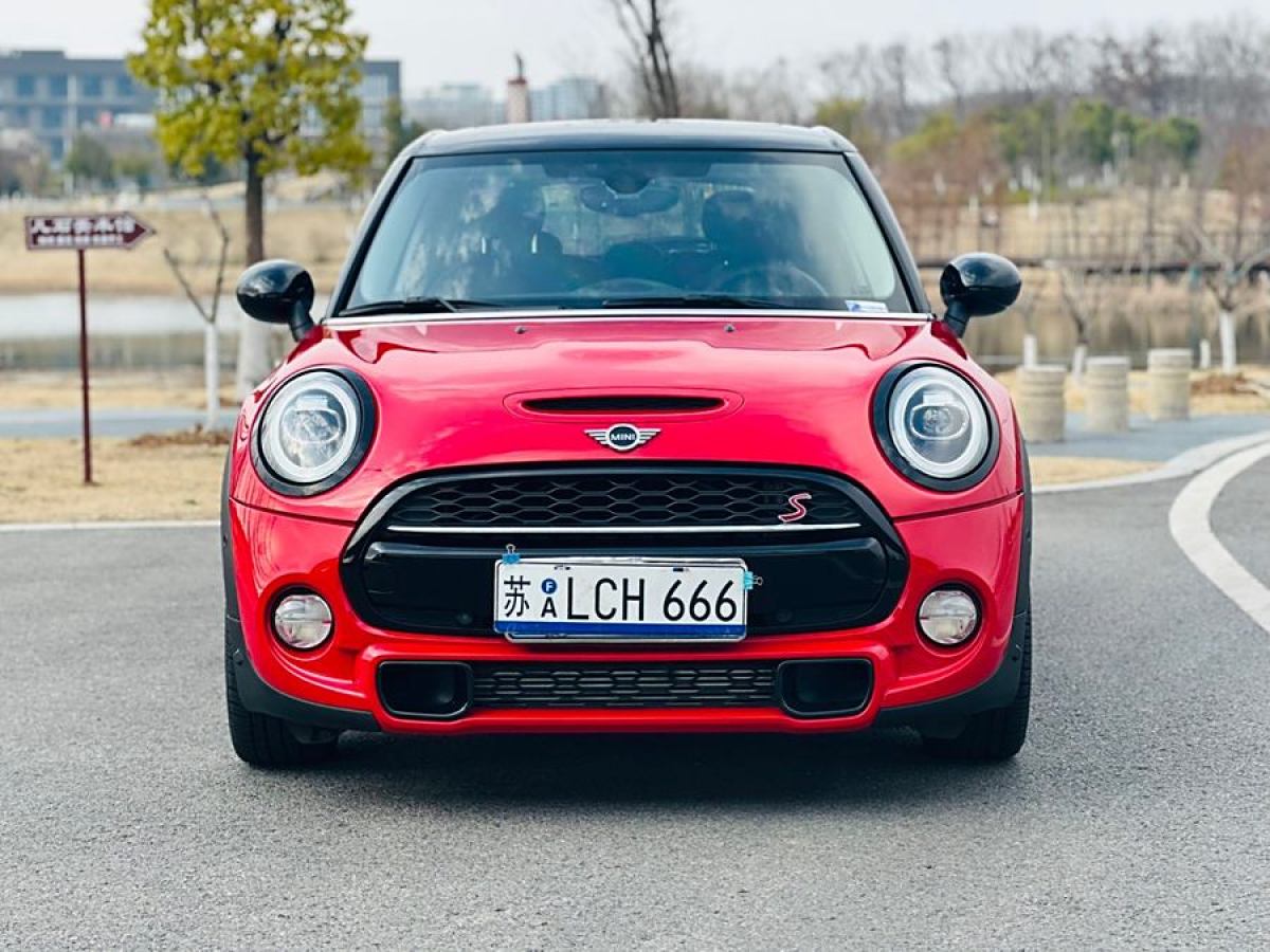 2018年9月MINI MINI  2019款 2.0T COOPER S 藝術(shù)家 五門版