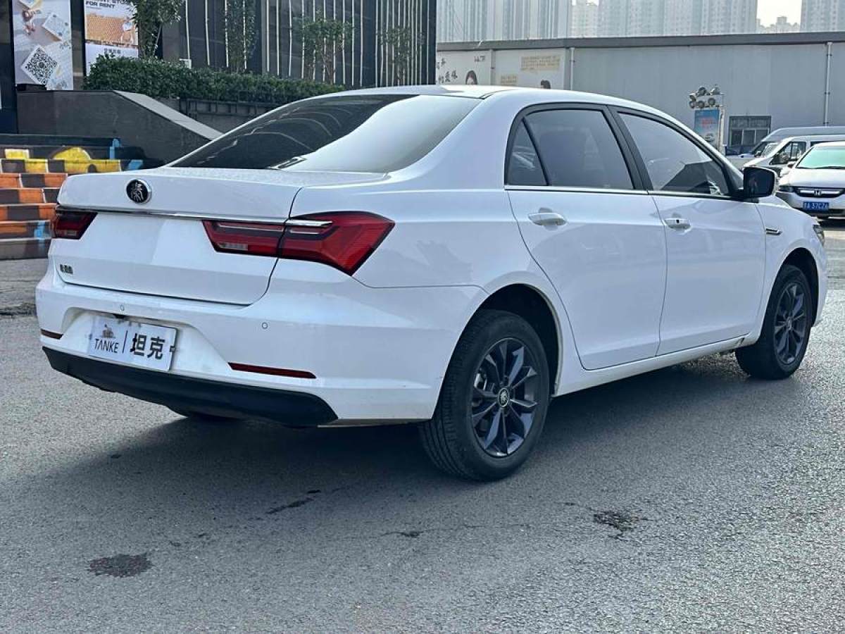 比亞迪 秦  2019款 1.5L 自動尊貴型圖片