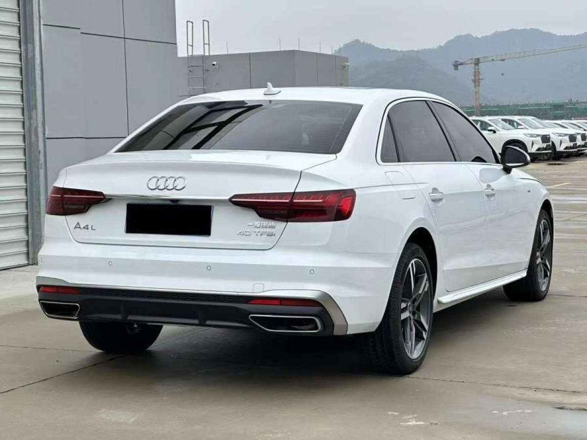 奧迪 奧迪A4L  2022款 40 TFSI 豪華動(dòng)感型圖片